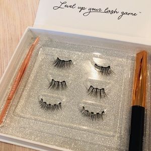 BRAND NEW-MOXIE LASH NATURAL SET